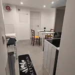 Bel F2 Entierement Renove شقة