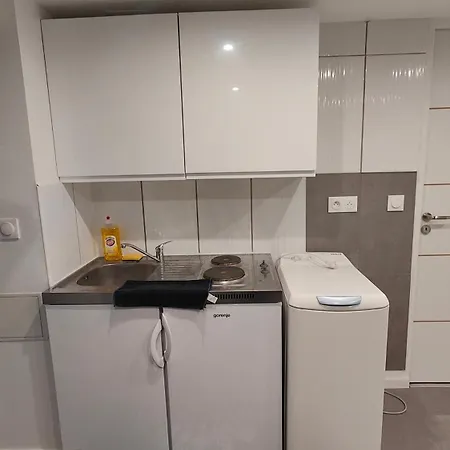 Bel F2 Entierement Renove *